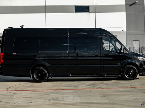 Used 2024 Mercedes-Benz Sprinter 3500 image 16