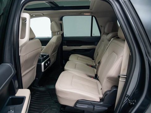 Used 2022 Ford Expedition Max Limited image 24