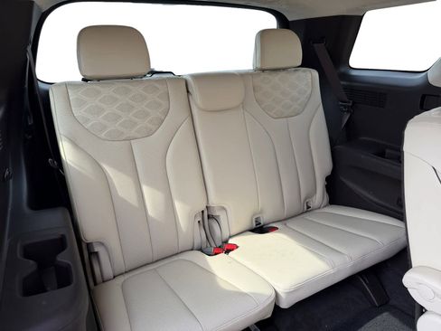 Used 2020 Hyundai Palisade Limited image 18