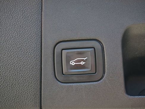 Used 2017 Cadillac XT5 Luxury w/ Driver Awareness Package AWD/4WD image 10