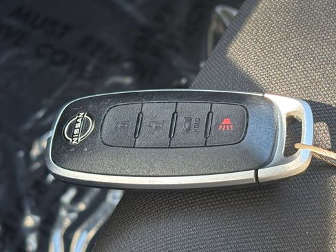 Used 2025 Nissan Versa SV FWD image 17