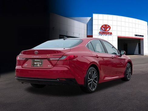 Used 2025 Toyota Camry XLE AWD/4WD image 5