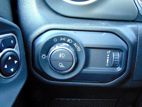 Used 2023 Jeep Gladiator Sport image 28