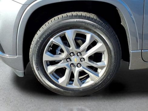 Used 2021 Chevrolet Traverse Premier AWD/4WD image 9