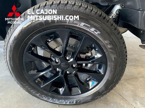 Used 2022 Jeep Wrangler Unlimited Sahara w/ Cold Weather Group image 6