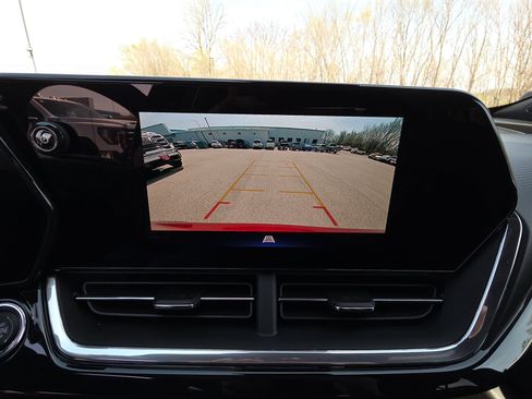 Certified 2025 Chevrolet Trax RS w/ Sunroof Package image 22