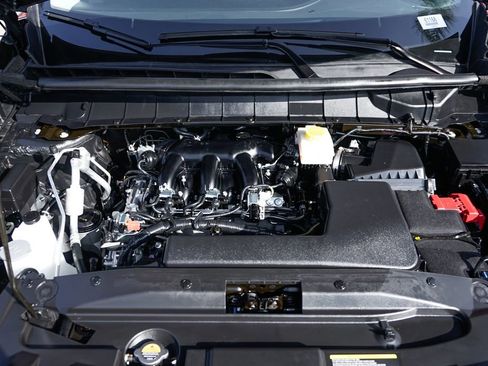 Used 2025 Nissan Pathfinder SL image 13