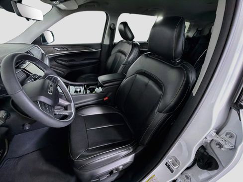 Used 2023 Jeep Grand Cherokee L Limited w/ Luxury Tech Group II RWD image 13