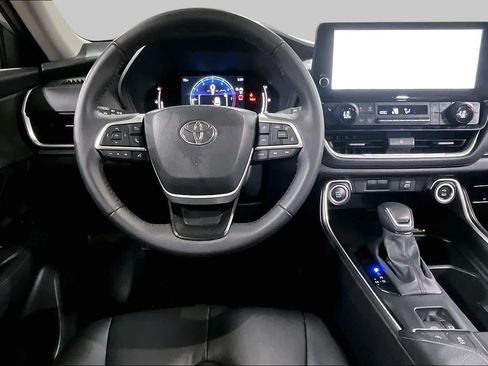 Used 2026 Toyota Grand Highlander AWD image 6