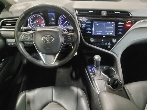 Used 2020 Toyota Camry SE FWD image 22