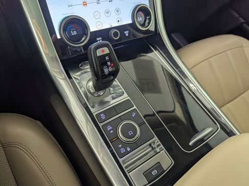 Used 2019 Land Rover Range Rover Sport HSE image 11