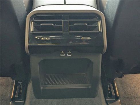 Used 2025 BMW i5 eDrive40i w/ Premium Package image 16