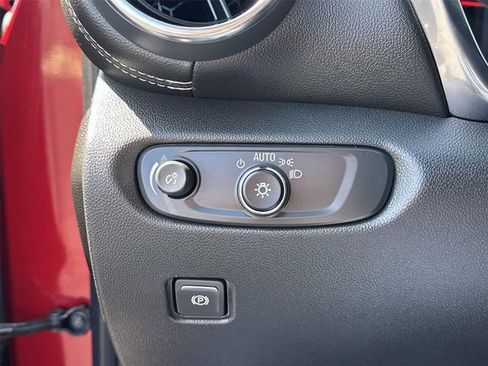 Used 2024 Chevrolet Blazer LT w/ Convenience Package FWD image 17