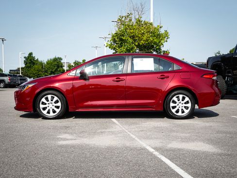 Used 2024 Toyota Corolla LE FWD image 7