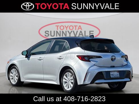 Used 2024 Toyota Corolla SE w/ SE Package image 8