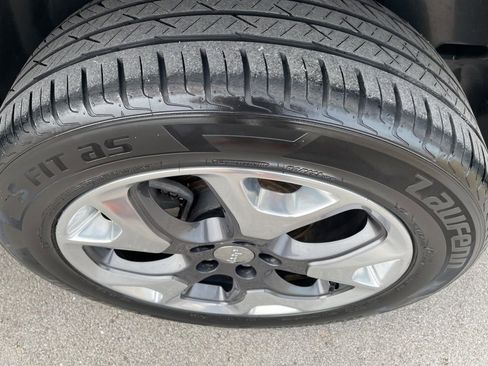 Used 2018 Jeep Compass Limited image 28