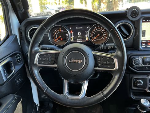 Used 2021 Jeep Wrangler Unlimited Sahara image 33