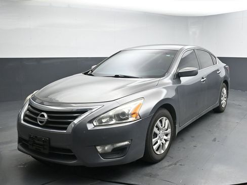 Used 2015 Nissan Altima 2.5 S w/ Power Driver Seat Package FWD image 4