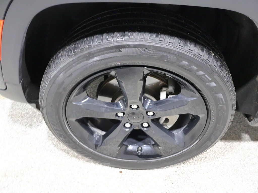 Certified 2023 Jeep Grand Cherokee Altitude AWD/4WD image 10