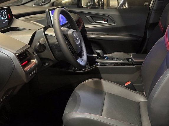 New 2027 Toyota Prius Plug-In Hybrid w/ Limited Premium Package FWD image 9
