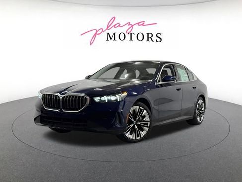 New 2026 BMW 530i xDrive w/ Premium Package AWD/4WD image 2