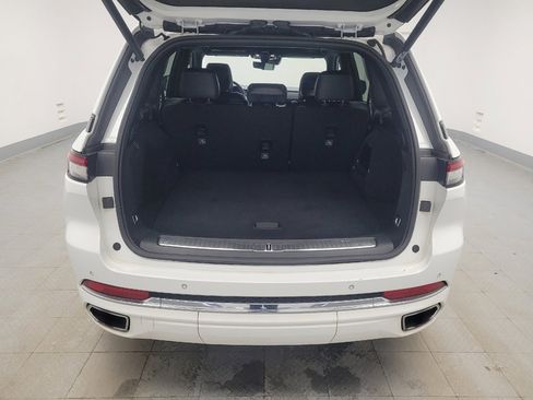 Used 2022 Jeep Grand Cherokee Overland w/ Luxury Tech Group IV image 29