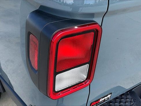 New 2026 Jeep Gladiator Sport image 30