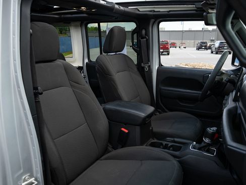 Used 2023 Jeep Wrangler Unlimited w/ Sun & Screen Package AWD/4WD image 23