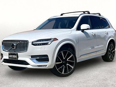 Used 2024 Volvo XC90 B5 Plus AWD/4WD image 16