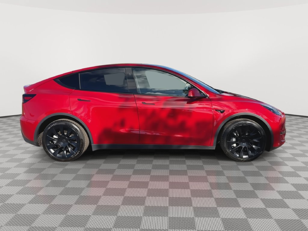 Used 2023 Tesla Model Y AWD image 9