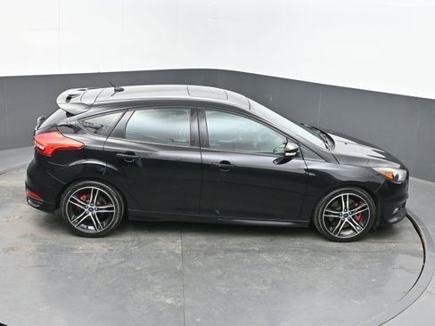 Used 2016 Ford Focus ST w/ Equipment Group 401A image 35