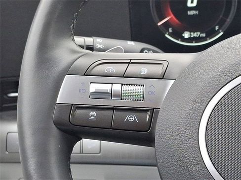 Certified 2025 Hyundai Kona Limited image 17