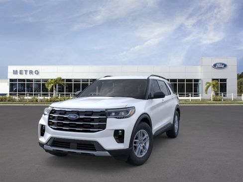 New 2026 Ford Explorer Active w/ Active Comfort Package RWD image 2