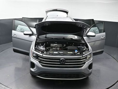 Used 2025 Volkswagen Atlas SE FWD image 51