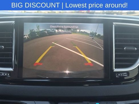 Used 2023 Chrysler Pacifica Touring-L FWD image 36