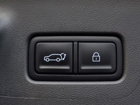 Used 2025 Hyundai Santa Fe SEL FWD image 30
