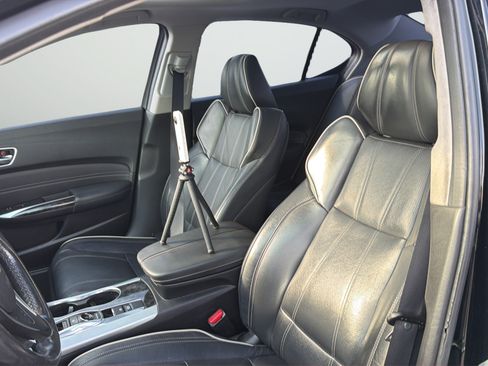 Used 2018 Acura TLX V6 w/ Technology Package FWD image 30