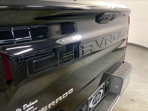 Used 2023 Chevrolet Silverado 1500 LT AWD/4WD image 29