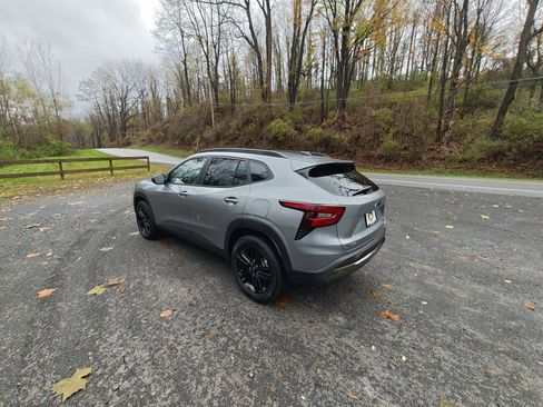 New 2026 Chevrolet Trax ACTIV image 3
