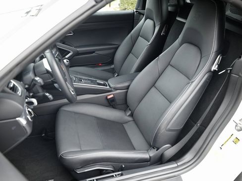 Certified 2024 Porsche 718 Boxster image 5