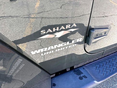 Used 2015 Jeep Wrangler Unlimited Sahara w/ Connectivity Group image 24