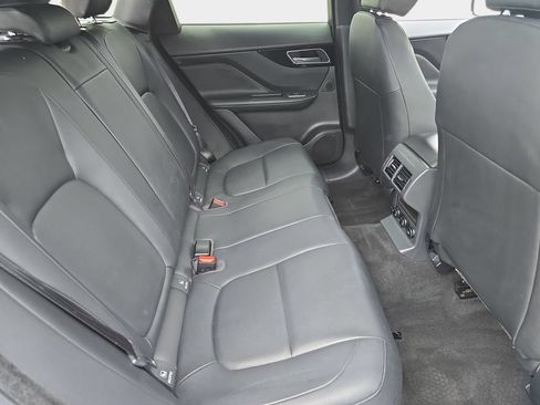 Used 2017 Jaguar F-PACE Premium AWD/4WD image 13
