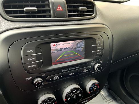 Used 2016 Kia Soul + FWD image 13