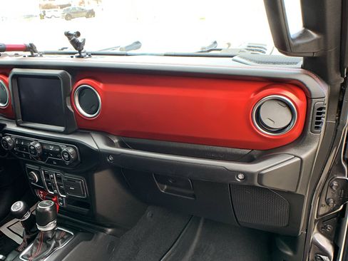 Used 2022 Jeep Gladiator Rubicon w/ Cold Weather Group image 28