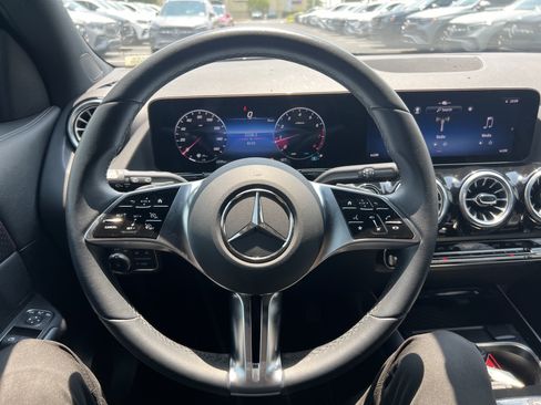 Used 2025 Mercedes-Benz GLA 250 image 18