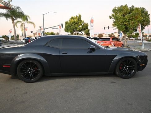 Used 2016 Dodge Challenger SXT w/ Blacktop Package image 13