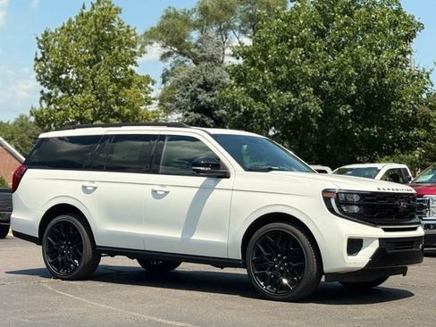 New 2026 Ford Expedition Platinum w/ Stealth Performance Package AWD/4WD image 42