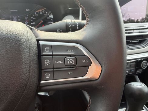 Used 2022 Jeep Compass Limited AWD/4WD image 13