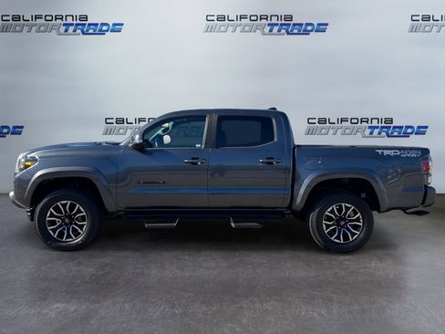 Used 2021 Toyota Tacoma TRD Sport w/ TRD Premium Sport Package AWD/4WD image 8