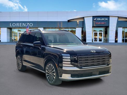 Used 2026 Hyundai Palisade Calligraphy FWD image 3
